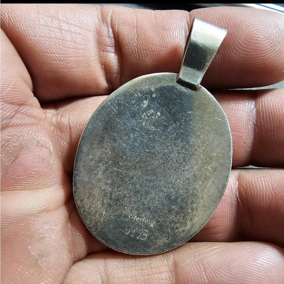 Artisan Signed HB Sterling Silver And Onyx Navajo Oval Saw Tooth Bezel Pendant - Picture 5 of 8